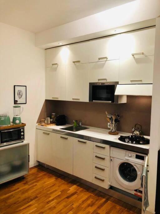 Portavenezia49 - Appartamento Milano Porta Venezia Con Jacuzzi มิลาน ภายนอก รูปภาพ
